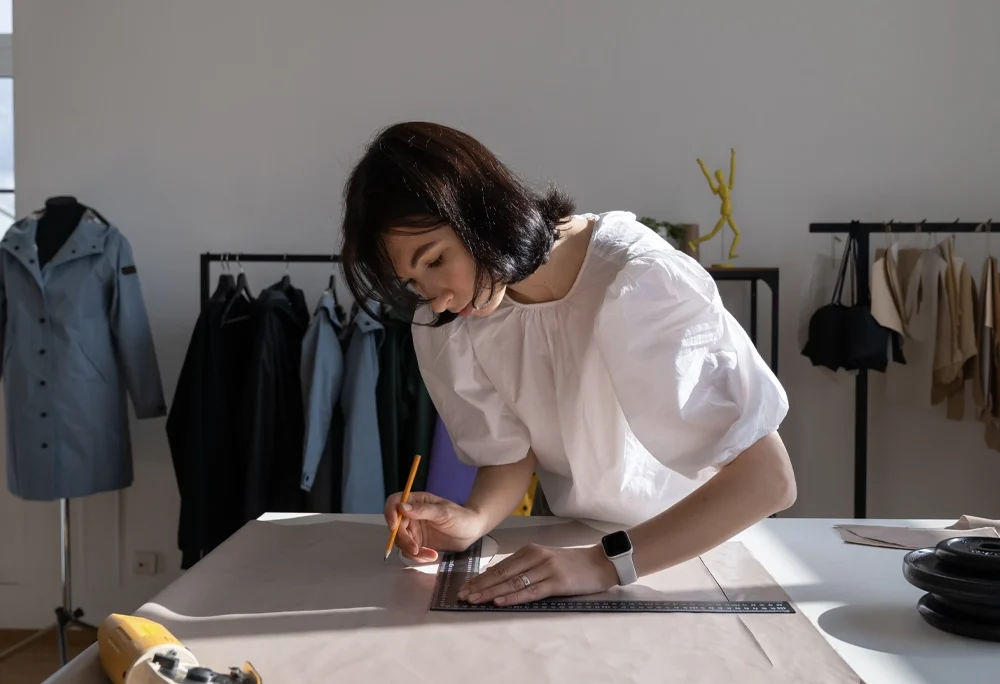 Why Learning from International Fashion Experts is Better for Your Career